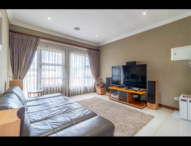 4 BEDROOM HOUSE FOR SALE IN EYE OF AFRICA ESTATE
